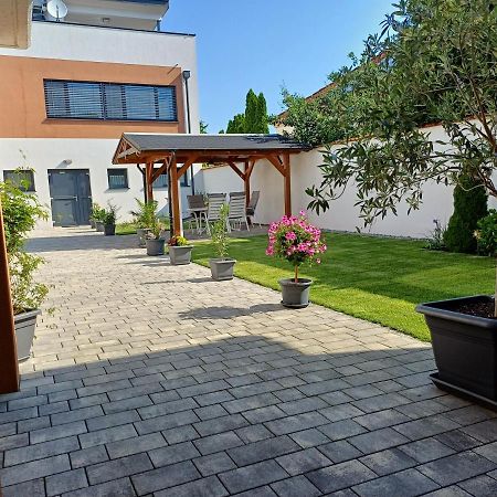 Penthouse Griemann 2 Fuer Max 4 Personen Mit Eigener Grosser Dachterrasse Zum Relaxen! Illmitz Extérieur photo