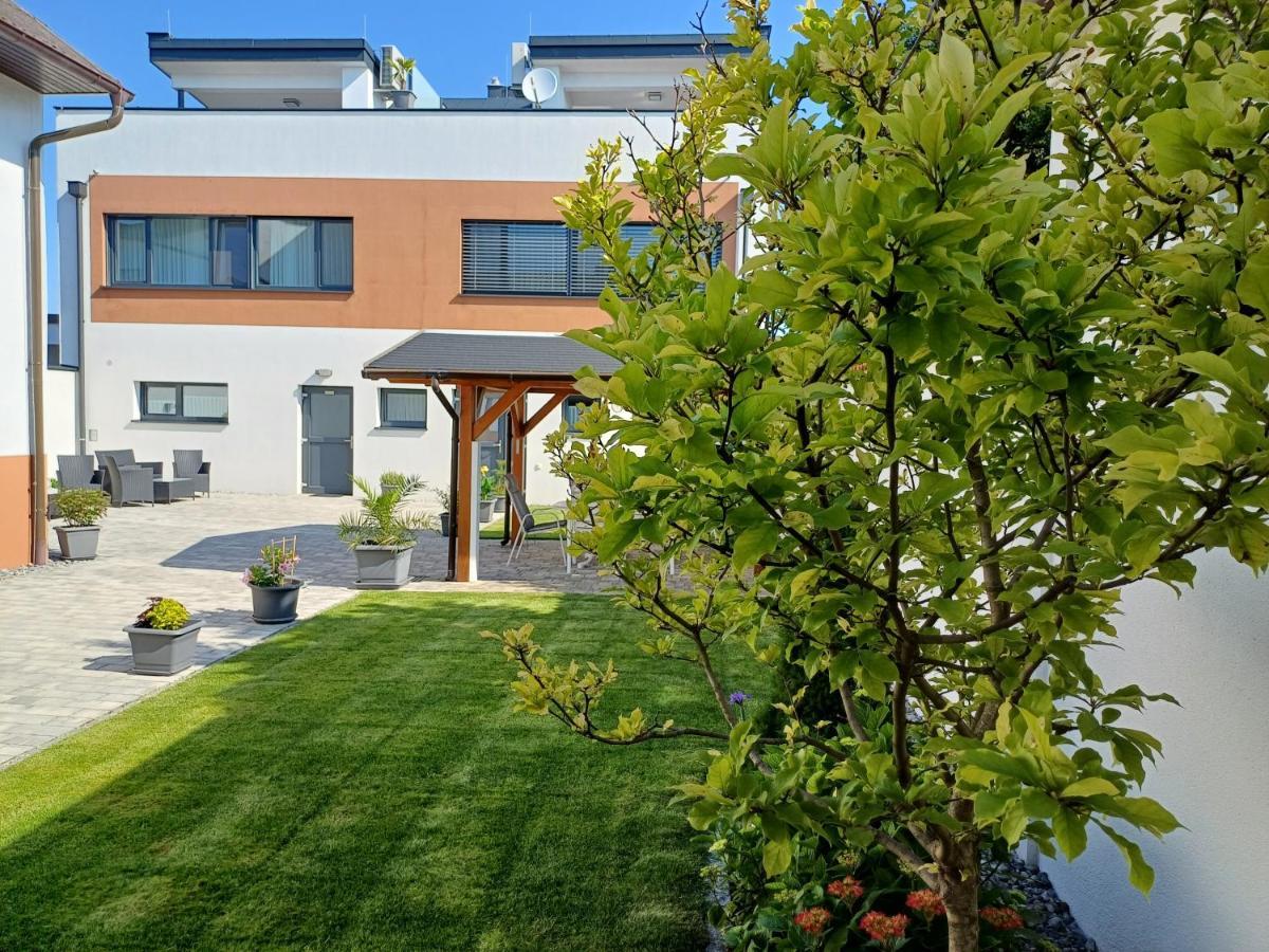 Penthouse Griemann 2 Fuer Max 4 Personen Mit Eigener Grosser Dachterrasse Zum Relaxen! Illmitz Extérieur photo