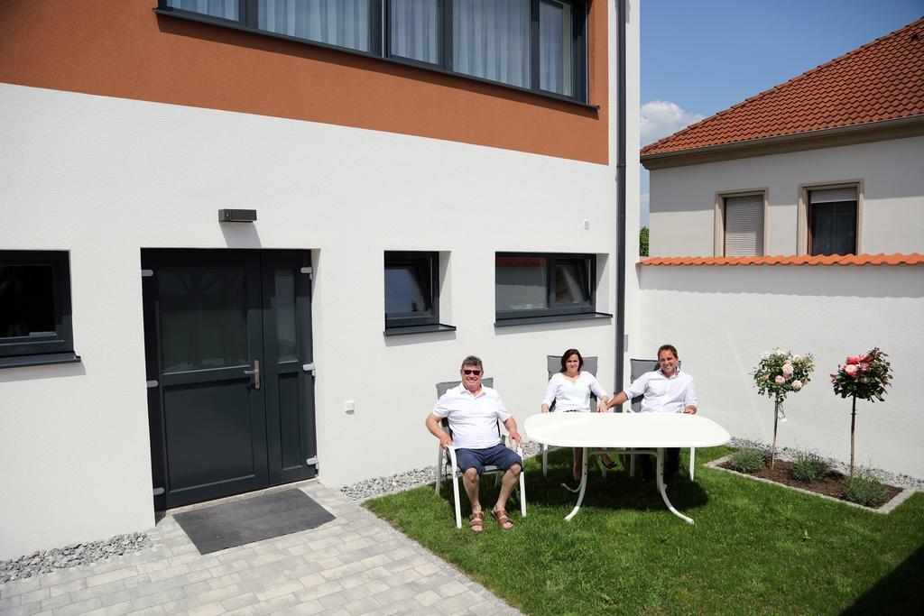 Penthouse Griemann 2 Fuer Max 4 Personen Mit Eigener Grosser Dachterrasse Zum Relaxen! Illmitz Extérieur photo