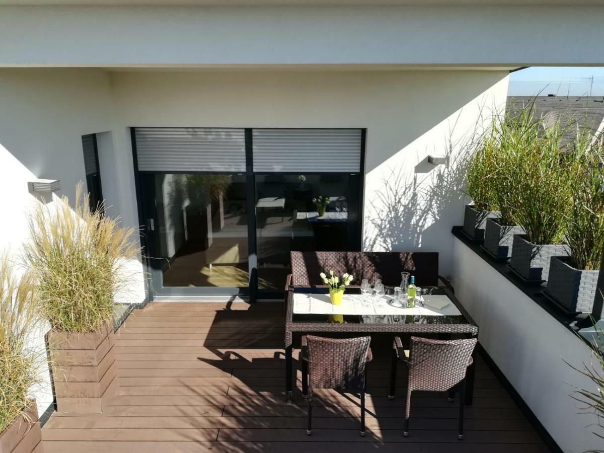 Penthouse Griemann 2 Fuer Max 4 Personen Mit Eigener Grosser Dachterrasse Zum Relaxen! Illmitz Extérieur photo